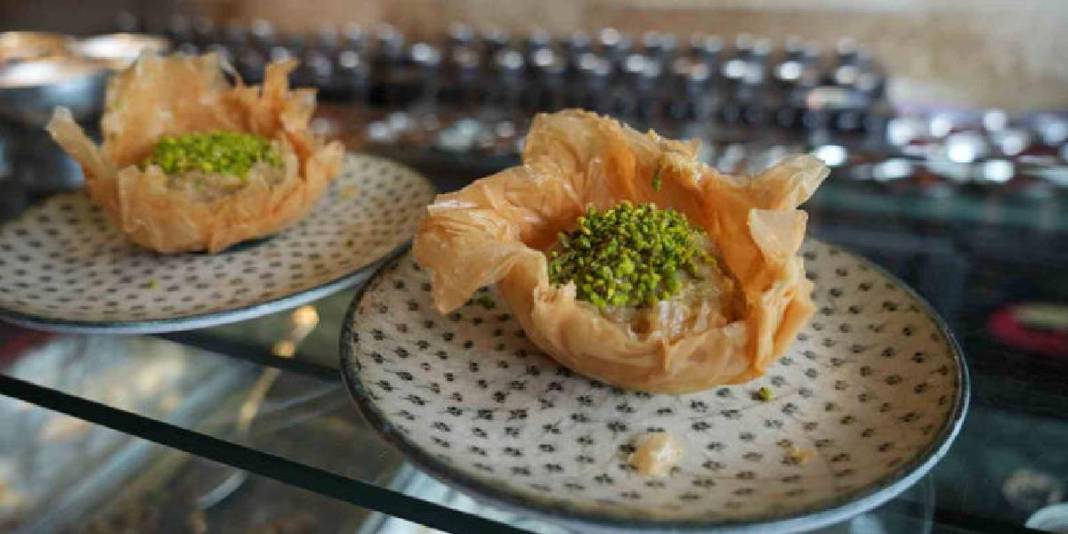 İsrafı önlemek için yapıldı çok sevildi: Gaziantep’in yeni lezzeti ‘Baklavalı helva’ 7